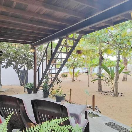 Golden Beach Chalets Arugam Bay Eksteriør billede