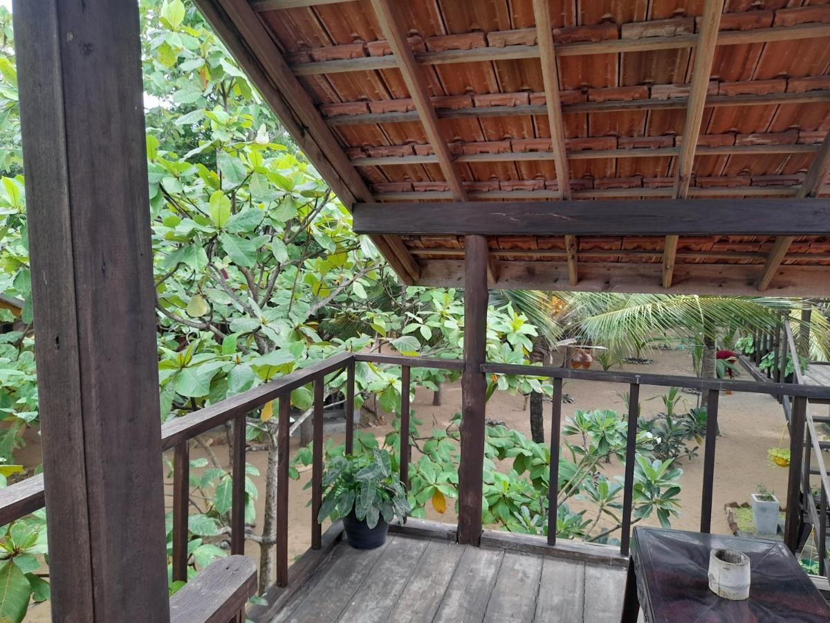 Golden Beach Chalets Arugam Bay Eksteriør billede