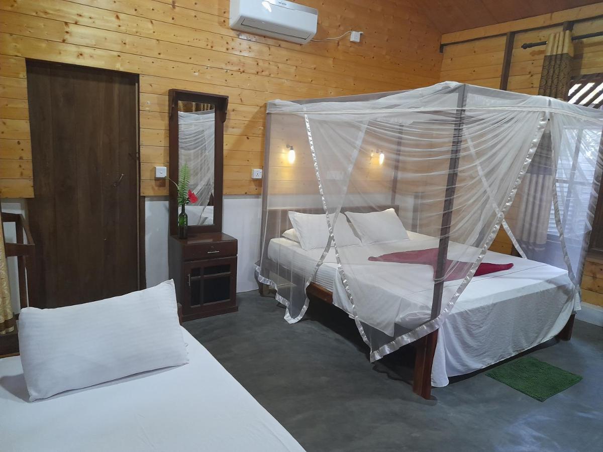 Golden Beach Chalets Arugam Bay Eksteriør billede