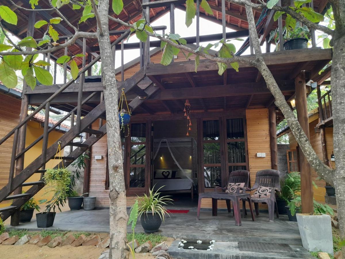 Golden Beach Chalets Arugam Bay Eksteriør billede