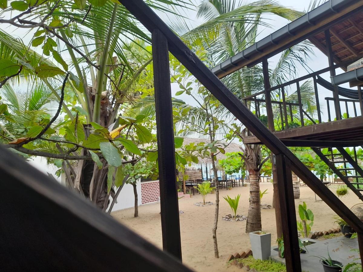 Golden Beach Chalets Arugam Bay Eksteriør billede