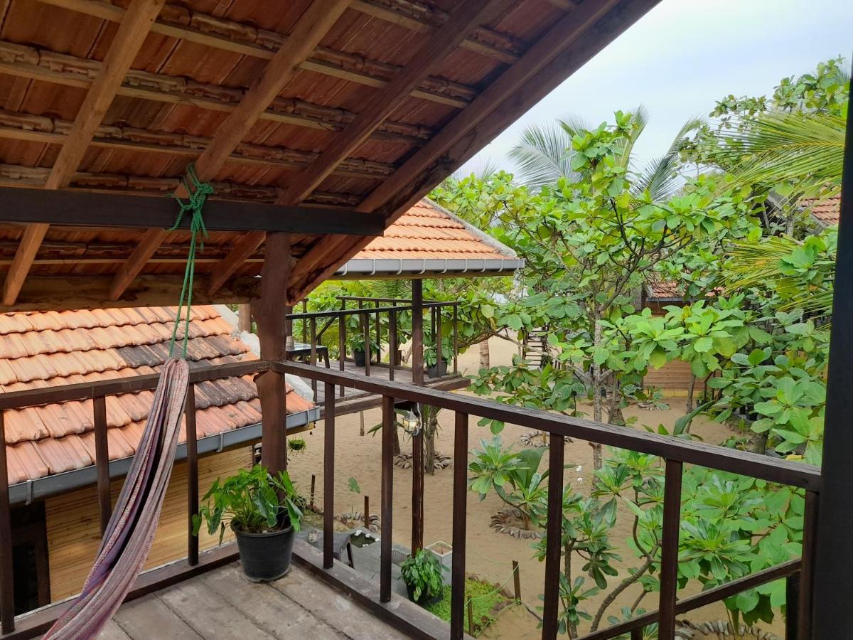 Golden Beach Chalets Arugam Bay Eksteriør billede