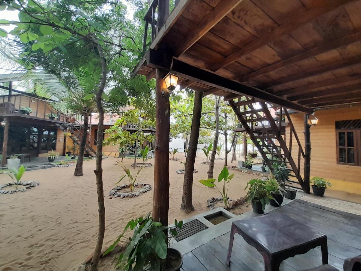 Golden Beach Chalets Arugam Bay Eksteriør billede