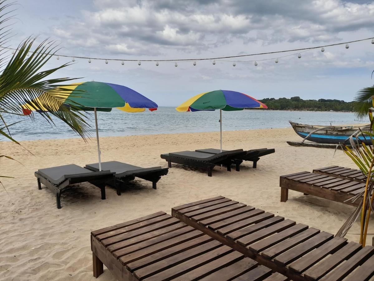 Golden Beach Chalets Arugam Bay Eksteriør billede